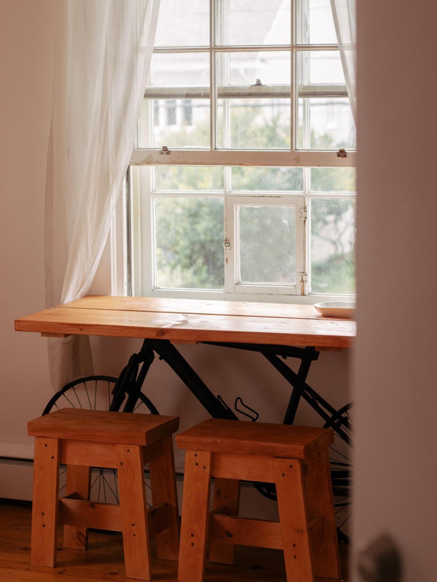 La Secousse Hostel *